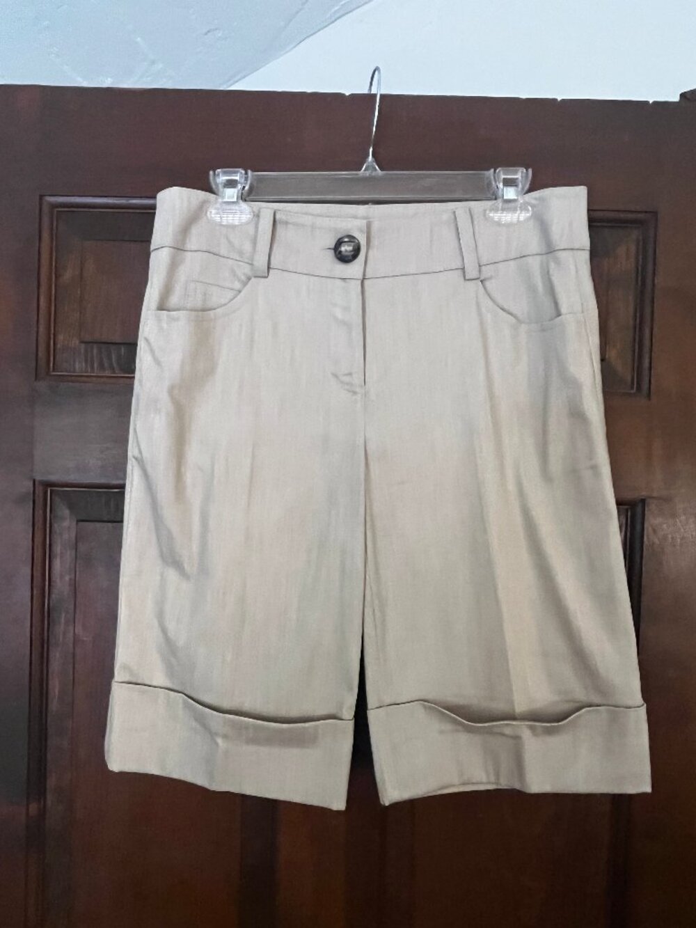 Trina Turk Beige Tailored Bermuda Cuffed Shorts Size 8